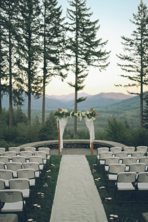 Washington Outdoor Wedding, May Wedding Groom Attire, Wedding Venues With A View, Wedding Venue Oregon, Wedding Venues In Washington State, Washington Wedding Venues Outdoor, Wedding Venues Mountains, Whimsical Reception, Oregon Wedding Venues