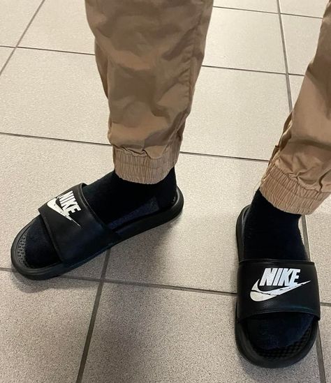 Slides With Socks Outfit, Slides With Socks, Socks Outfit Men, Nike Slippers, Socks Outfit, Denzel Curry, Nike Sandals, Nike Slides, Men's Slippers