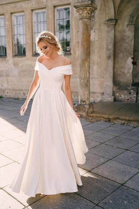 Civil Wedding Gown, Boho Wedding Dress Beach, Off The Shoulder Wedding Dress, Wedding Dress Beach, Chiffon Wedding Gowns, Wedding Dress A Line, Dress Boho Wedding, Shoulder Wedding Dress, Shoulder Off