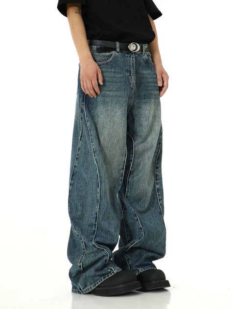 Model is 5ft 9''(176cm) tall, 145 lbs(66kg) weight and wearing a size L168cm 59kg wearing a size M - Reconstructed style- Baggy straight fit- DENIM Baggy Denim Jeans, Hiphop Streetwear, Jeans Street Style, Baggy Denim, Streetwear Jeans, Straight Fit Denim, Aesthetic Streetwear, Baggy Clothes, Crazy Outfits