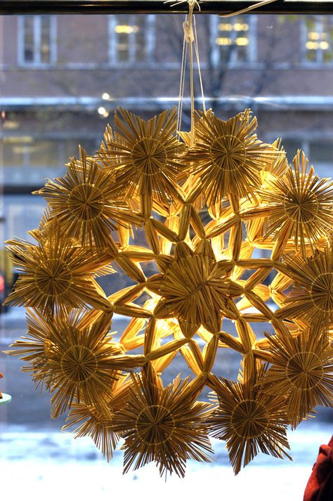 Decorating your home for Swedish Christmas - The Local Parol Diy, Christmas Parol, Swedish Christmas Decorations, Advent Candle Holder, Corn Dolly, Paper Christmas Decorations, Christmas Tunes, Christmas Plants, Scandi Christmas