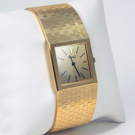 Piaget Polo Watch, Piaget Polo, Gold Diamond Watches, Art Deco Watch, Fancy Watches, Timeless Watches, Antique Jewellery Designs, Bracelet Wrist, Retro Watches