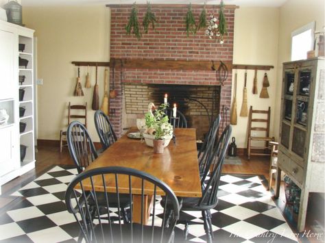 The Country Farm Home: The Farmhouse Keeping Room Is Revealed Farmhouse Keeping Room, Primitive Fireplace, Airbnb Interior, Colonial Dining Room, Early American Homes, Primitive Dining Room, Early American Decor, Keeping Rooms, Primitive Dining Rooms