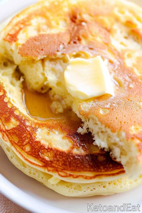 Low Carb Cream Cheese Pancakes Quick Low Carb Breakfast, Keto Cream Cheese Pancakes, Best Keto Pancakes, Pancakes Fluffy, Keto Cream Cheese, Cream Cheese Pancakes, Low Carb Pancakes, Cheese Pancakes, Keto Cream