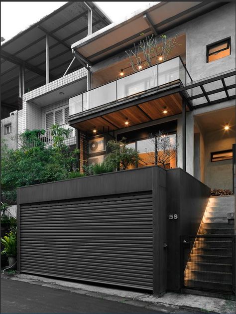 Industrial House Design Exterior Facades, Industrial Minimalist House, Industrial House Facade, Industrial House Minimalist, Industrial House Design, Studio Exterior, Industrial House Exterior, Narrow House Designs, Studio House