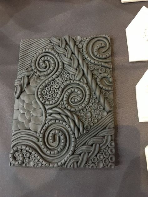 Clay Tile Ideas Ceramic Art, Clay Slab Projects, Clay Slabs Designs, Coil Pottery Ideas, Coil Pottery, Sculpture Art Clay, Clay Wall Art, Pottery Handbuilding, Tanah Liat