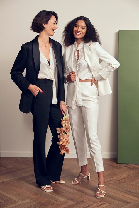 Women In Suits Wedding, Lesbian Wedding Outfits Suits Style, Tomboy Wedding Outfit, Female Wedding Suit, Lesbian Wedding Suit, Women Wedding Suit, Lesbian Wedding Outfits, Wedding Suit Women, Obsessed Love