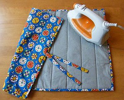 Make a Portable Pressing Mat for Home and Away - Quilting Digest Ironing Mat, Sew Ins, Beginner Sewing Projects Easy, Leftover Fabric, Ironing Board, Fabric Baskets, Sewing Projects For Beginners, Sewing Skills, Love Sewing