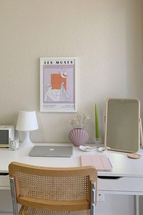 Minimalist desk setups are not only aesthetically pleasing, but the lack of clutter can do wonders when it comes to staying focused. In today’s post, I’m sharing minimalist desk setups ideal for a college student looking to put together the perfect workspace in their dorm room or other small space. I’ve included ideas with a variety of different aesthetics and I'm sharing my best tips and finds to recreate these desk setups! Tap or click to keep reading. Minimalist Desk Ideas, Dorm Desk Decor, White Desk Decor, Dorm Room Desk, Dorm Desk, Bilik Idaman, Study Desk Decor, Desk Setups, Minimalist Desk