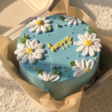 Birthday Cake Aesthetic, Pastel Cakes, Cake Aesthetic, Simple Cake Designs, Blue Cakes, Simple Birthday Cake, Cake Decorating Designs, Pretty Birthday Cakes, Cute Birthday Cakes