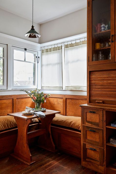 An L.A. Craftsman Restoration That Left the Good Stuff—Breadbox Included Jamie Haller, Newly Remodeled Kitchens, Craftsman Kitchen, Lake Cabin, Sight Unseen, Craftsmen Homes, Dining Nook, Dining Room Walls, Craftsman House