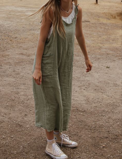 Green Linen Jumpsuit Outfit, Cute Gardening Outfits Casual, Green Linen Overalls Outfit, Granola Jumpsuit, Flowy Overalls Outfit, Linen Overalls Outfit Summer, Tan Jumpsuit Outfit, Boho Overalls Outfits, Flowy Overalls