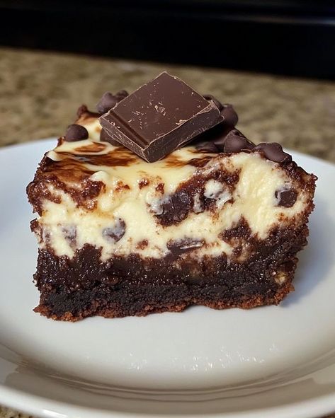 Keto & Low Carb Food Network Keto Cheesecake Brownies, Keto Cheesecake Brownies Low Carb, Keto Brownie Cheesecake, Cheesecake Brownies Recipe, Low Carb Easy, Keto Chocolate Chip Cookies, Keto Brownies, Cheesecake Brownies, Keto Cheesecake