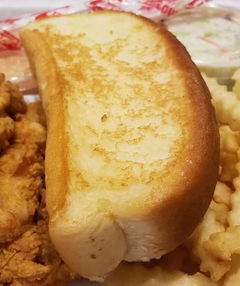 How To Make Canes Texas Toast, Copycat Canes Bread, Raising Canes Toast Recipe, Copycat Raising Canes Bread, Canes Toast Recipe, Raising Canes Texas Toast Recipe, Copycat Canes Chicken Tenders, Raising Canes Bread Recipe, Canes Texas Toast Recipe