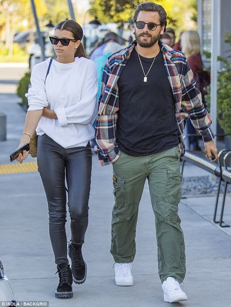 Scott Disick Style, Air Force 1 Outfit Men, Sofia Richie Style, Nike Air Force1, Nike Air Force 1 Outfit Men, Nyc Street Style Summer, Men Minimalist Fashion, Celebrity Style Men, Men Cargo Pants