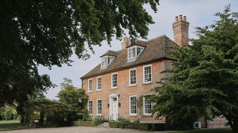 A handsome Georgian rectory in Hampshire with contemporary country interiors by Tamsyn Mason | House & Garden Rave Visuals, Georgian Rectory, Georgian Farmhouse, Antique Welsh Dresser, Regency Art, Fireplace Fender, Country Interiors, Pretty Houses, Layered Curtains