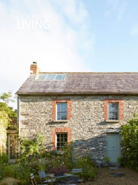 Breathing new life into old buildings is as noble as it is daunting, but this project proves it's worth the effort. #farmhouse #Irishhomes #Kilkenny #stonehouse #cottage Irish Farmhouse Exterior, Irish Farmhouse Renovation, Irish Farmhouse, House Designs Ireland, Scottish Cottages, Stone Farmhouse, Farmhouse Renovation, Old Stone Houses, Irish Cottage