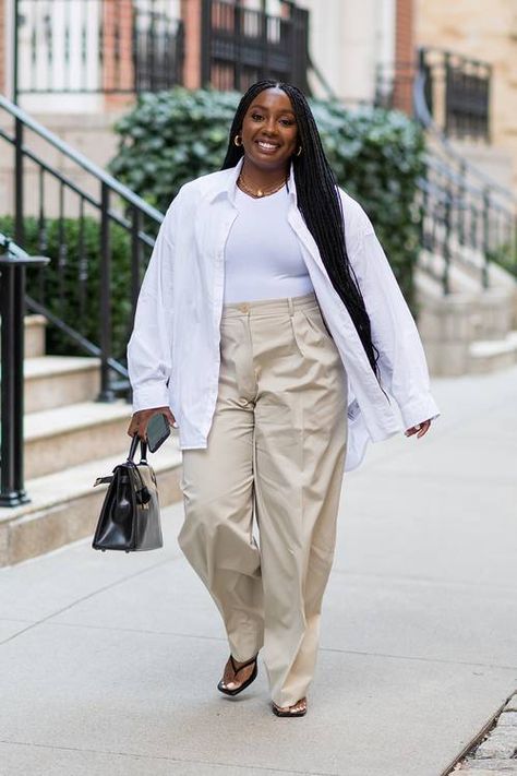 Faux Leather Midi Skirt, New York Fashion Week Street Style, Look Plus Size, Nyfw Street Style, Looks Street Style, Street Style Trends, Spring Street Style, Trendy Clothes, Style Trends