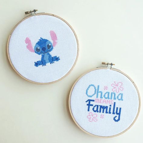 Two small cross stitch projects, one of Stitch from Lilo & Stitch and another that says "Ohana means Family". Lilo En Stitch, Lilo Und Stitch, Lilo And Stitch Ohana, Cross Stitch Hoop, Stitch Cross Stitch, Disney Cross Stitch Patterns, Lilo Y Stitch, Lilo Et Stitch, Disney Embroidery