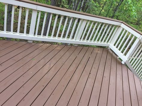 deck colors = Sherwin Williams pine cone brown + white - note that top rail is also brown because dirt and leaves Diagonal Decking, Solid Stain Deck Colors, Solid Stain Deck, Sherwin Williams Deck Stain, Painted Decks, Backyard Hardscape, Deck Paint Colors, Deck Stains, Best Deck Stain