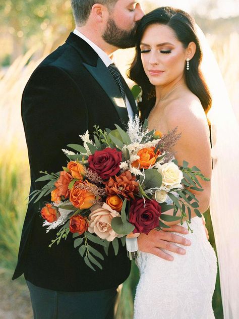 Rust And Orange Wedding, Simple Wedding Bouquet Wildflowers, October Wedding Bouquets Color Schemes, Rust Flower Bouquet, October Floral Arrangements, Boho Fall Wedding Bouquet, Burgundy Burnt Orange Wedding, Sage And Orange Wedding, November Wedding Bouquet