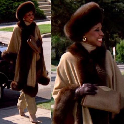 Nolan Miller Fashion, Dominique Deveraux Dynasty, Rosanne Katon, Black Hollywood Glamour, Black Supermodels, Fur Trimmed Cape, Rich Auntie, Dynasty Outfits, Diahann Carroll