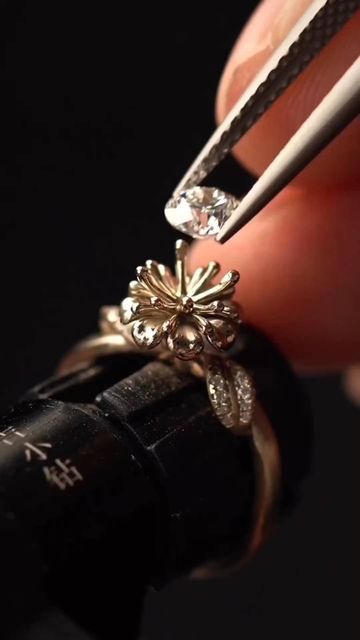 Jewelry Designs Only on Instagram: "#Repost @mdtc_handmade_jewelry • • • • • • Episode 335 | Lab-Diamond engagement ring #love #christmasgifts #giftsforhim #giftsforher #ringsofinstagram #jewelryaddict #jewelrymaking #finejewelry #mdtcjewelry #engagementring #proposalring #proposalvideo #proposalideas" Goldsmith Aesthetic, Jewels Photoshoot, Carpenter Work, Jewelry Photoshoot, Lab Diamond Engagement Ring, Jewelry Workshop, Proposal Ring, Hand Made Jewelry, Instagram Repost