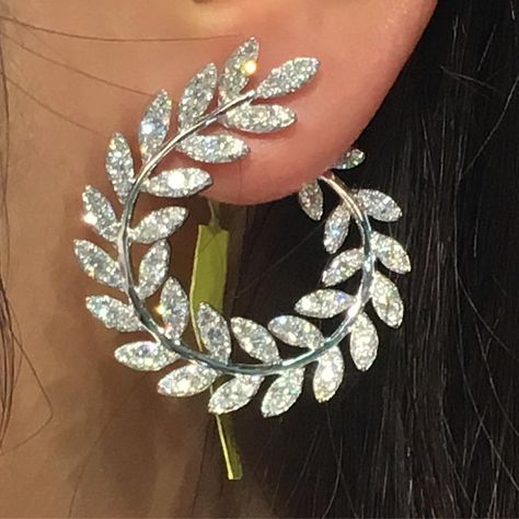 Joey Hamra (@hamradiamonds) on Instagram:  Beautiful new leaf earrings. Jewelry Design Earrings, Fancy Jewellery, Fashion Jewelry Earrings, Ear Cuffs, Girly Jewelry, Cuff Earrings, Stylish Jewelry, Bridesmaid Earrings, Bridesmaid Jewelry