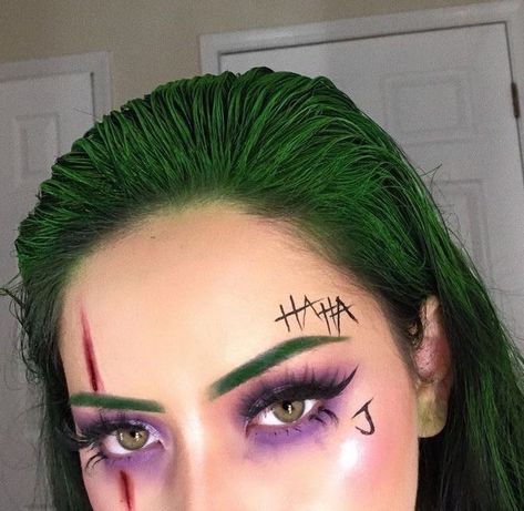 Spooky Halloween Makeup, Joker Halloween Makeup, Maquillage Halloween Simple, Joker Halloween Costume, Makeup Zombie, Halloween Makeup Clown, Halloween Fits, Halloweenský Makeup, Kostuum Halloween