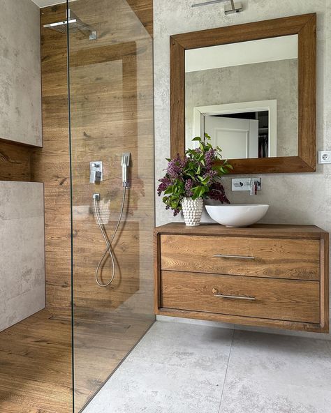 Wooden Bathroom Cabinet, White Marble And Wood Bathroom, Wood And Marble Bathroom, Interior Design Restroom, Wood Look Tile Bathroom, Bathroom Design Wood, Small Bathroom Renos, Modern Farmhouse Bathroom Ideas, Rustic Bathroom Remodel