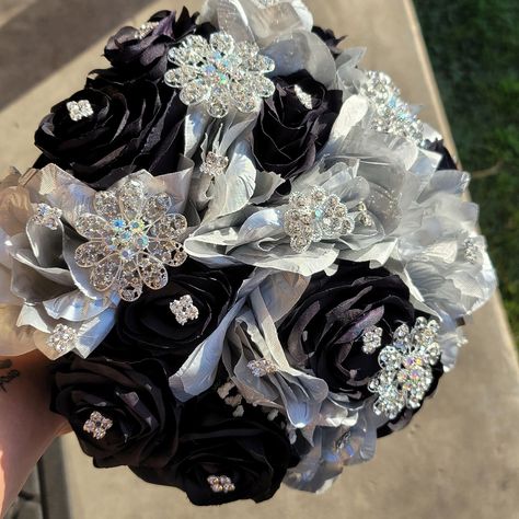 Black And Grey Quinceanera Theme, Black And Silver Prom Bouquet, Black Silver Quinceanera Theme, Black Quinceanera Bouquet, Black White And Silver Bouquet, Black Quince Bouquet, Black Quince Dresses With Flowers, Black And Silver Quince Theme, Silver And Black Sweet 16