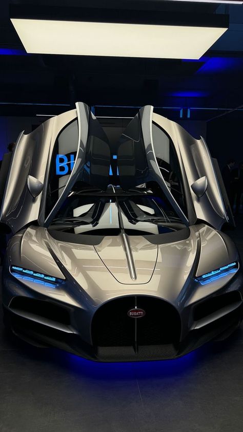 Bugatti Wallpapers, Super Car Bugatti, Grand Prix Cars, Pimped Out Cars, Bike News, Car Wallpaper, Bugatti Cars, Bugatti Chiron, Super Car