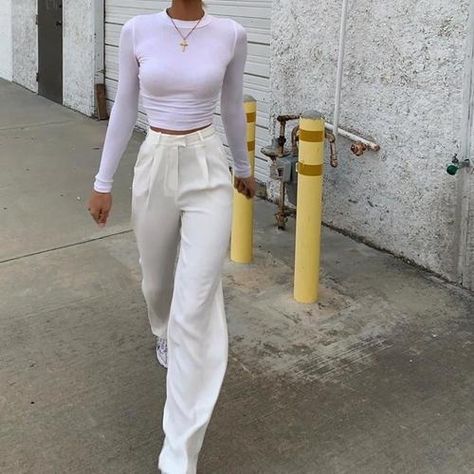 Winter Pants Women, White Trousers Outfit, High Fashion Vintage, Women High Fashion, White Pants Outfit, Style Wide Leg Pants, Trouser Outfit, White Trousers, Winter Pants