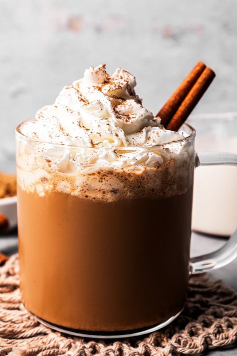 This sweet and cozy cinnamon dolce latte recipe is the best taste of Starbucks at home! Perfect for the holidays and cold weather sipping. Starbucks Cinnamon Dolce Latte, Cinnamon Dolce Latte Recipe, Coffee Shop Drinks, Starbucks At Home, Cinnamon Latte, Starbucks Latte, Cinnamon Dolce Latte, Fall Menu, Cinnamon Dolce