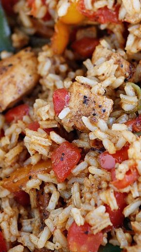 Easy Cajun Chicken & Rice Cajun Chicken Rice, Cajun Chicken And Rice, Chicken Rice Recipe, Easy Cajun, Chicken Rice Recipes, Easy Chicken And Rice, Cajun Cooking, Idee Pasto, Creole Recipes