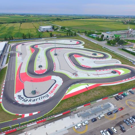 954 Likes, 36 Comments - Street Kart (@streetkart) on Instagram: “What s your favourite track? #karting #kart  #streetkart” Covered Patio Plans, Go Kart Track, Backyard Flowers Beds, Go Kart Tracks, Track Pictures, Plastic Model Kits Cars, Backyard Kids Play Area, Go Kart Racing, Racing Track