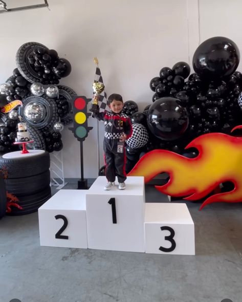 Motocross Party Ideas, Two Fast Two Furious, Motocross Birthday Party, Motorcycle Party, Hotwheels Birthday Party, Cars Birthday Party Decorations, 2nd Birthday Party For Boys, Boys First Birthday Party Ideas, Hot Wheels Birthday