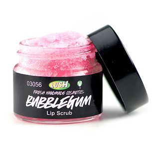 Lush Lip Scrub in Bubblegum, $9.95 | 23 Must-Have Beauty Products For Under 10 Bucks Lip Scrub Lush, Diy Lip Scrub, Lip Scrub Diy, Skin Care Routine For 20s, Lush Products, Lip Scrubs, Lush Cosmetics, Gloss À Lèvres, Diy Scrub