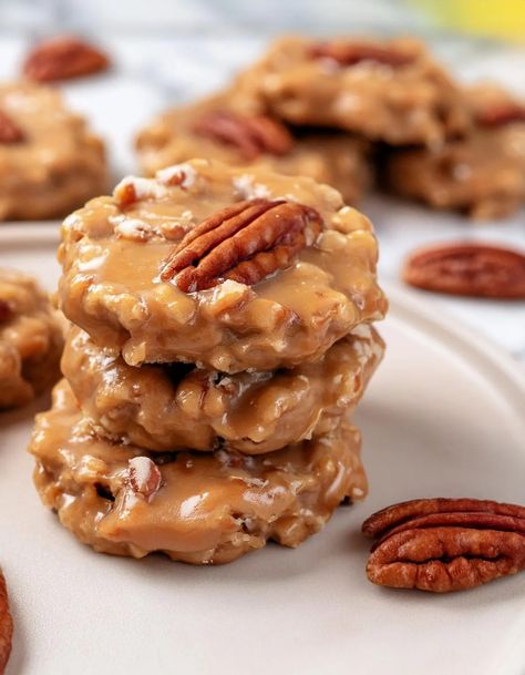 Recipes Pecan Praline Cookies, Praline Cookies, Pecan Brownies, Pecan Praline, Dessert Platter, Coconut Pecan, Pecan Pralines, Cookie Spread, Pecan Cookies