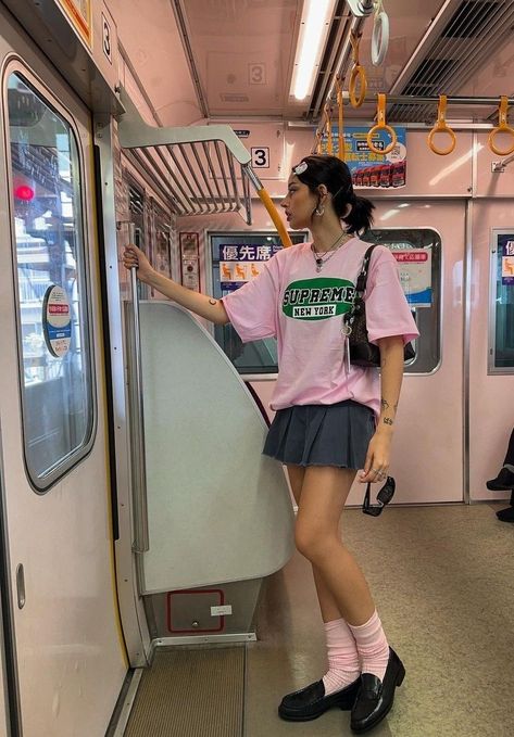 Jersey Outfit Aesthetic, Japan Summer Outfit, Tokyo Outfits, Jersey Outfits, Japan Outfits, Aesthetic 2024, Viral On Tiktok, Japan Outfit, Stylish Aesthetic