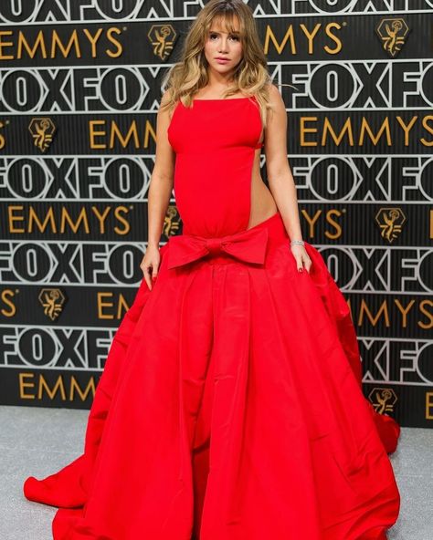 ➖ @rbitalia Pregnant Celebrities on Red Carpet ♥️ What’s your favourite one? 1-15 Pregnant Celebrities Red Carpet, Pregnant Red Carpet Looks, Pregnant Celebrities, Pregnancy Looks, Maternity Gowns, Red Carpet, Carpet, Celebrities, Red