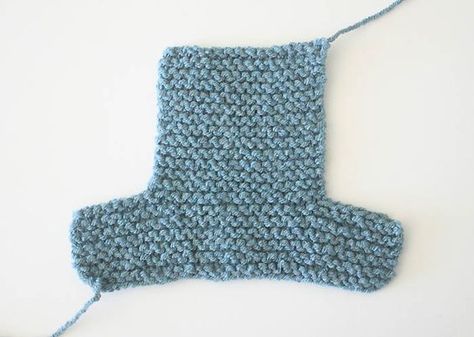 EASY Cuffed Baby Booties Free Knitting Pattern by Gina Michele Knit Baby Booties Pattern Free, Knitted Baby Boots, Easy Baby Knitting Patterns, Baby Booties Free Pattern, Baby Booties Knitting Pattern, Baby Hat Knitting Pattern, Baby Booties Pattern, Knit Baby Booties, Baby Cardigan Knitting Pattern