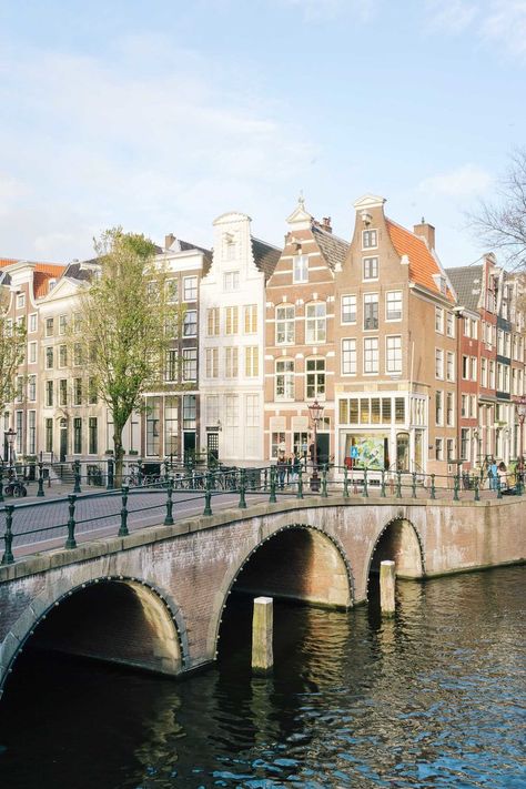 A guide to visiting Amsterdam - 8 things to see, do, eat, and drink that you absolutely cannot miss!  The best, non-cliche, off-the-beaten-path things 3 Days In Amsterdam, Amsterdam Guide, Day Trips From Amsterdam, Visit Amsterdam, Europe Trip Itinerary, Europe Itineraries, Amsterdam Travel, Amsterdam City, Perfect Itinerary