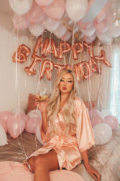 Pijama Birthday Photoshoot, Birthday In Bed Photoshoot, 40th Birthday Pictures For Women, Bed Birthday Photoshoot, 30th Birthday Shoot Ideas For Women, Birthday Shoot Ideas At Home, 33 Birthday Ideas Women, 30th Bday Photoshoot, Bedroom Birthday Photoshoot