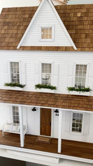 Dollhouse Building Tips, Aesthetic Dollhouse Interior, Hobby Lobby Dollhouse, Mckinley Dollhouse, Nantucket Exterior, Dollhouses Ideas, White Doll House, Farmhouse Dollhouse, Maileg Doll House