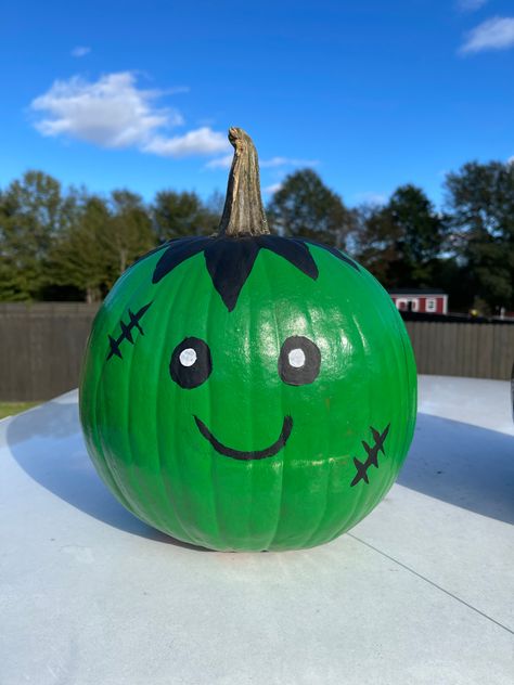 Horror Painting Pumpkin, Painting Pumpkins Frankenstein, Skeleton Pumpkin Painting Ideas, Frankenstein Pumpkin Ideas, Dino Pumpkin Painting, Frankinstine Pumpkin Painting Ideas, Green Painted Pumpkins, Paintings For Pumpkins, Painted Frankenstein Pumpkin