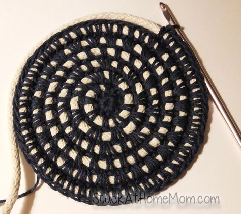 Coil Rope Basket Diy, Crochet Over Rope Basket, Crochet Rope Basket Pattern Free, Rope Baskets Diy, Crochet Over Rope, Diy Crochet Rope Basket, Tshirt Yarn Basket, Coiled Rope Basket Diy, Crochet Rope Basket