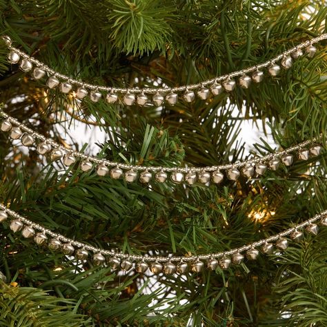 Bead garland christmas tree