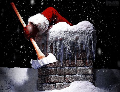 . Scary Christmas Wallpaper, Scary Christmas Movies, Christmas Wallpaper Gif, Scary Novels, Silent Night Deadly Night, Christmas Horror Movies, Surviving Christmas, Scary Christmas, Christmas Horror