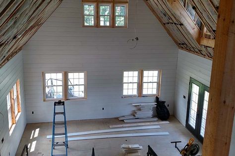 When it comes to using shiplap vs. drywall in the home, there are some great advantages to using classic wood look of shiplap for your next project. Shiplap Siding, Installing Shiplap, Shiplap Wall Diy, Shiplap Ceiling, Shiplap Walls, Diy Shiplap, Faux Shiplap, Home Fix, Pole Barn Homes